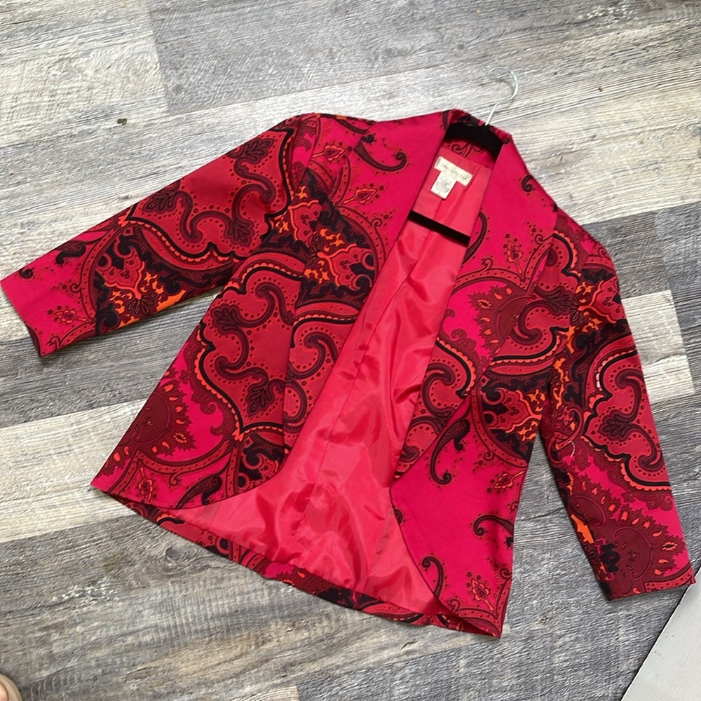 Vintage red paisley jacket with 3/4 sleeves in perfect condition